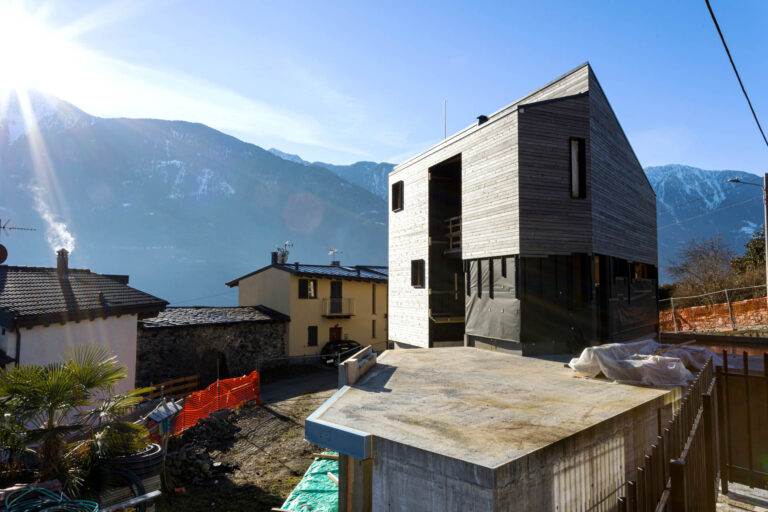 Casa Privata in legno a Castione (sondrio)